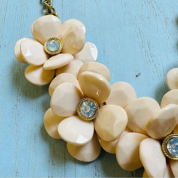Gold Blush Pink AB Crystal Acrylic Flower Necklace - Picture 2 of 3